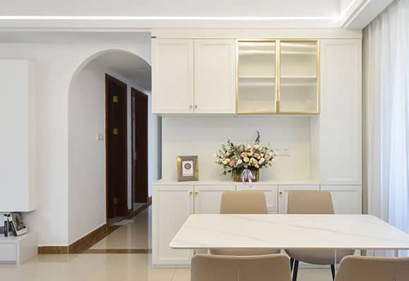 As soon as my friend walked in, she praised the 137m² light European-style house — frame 7