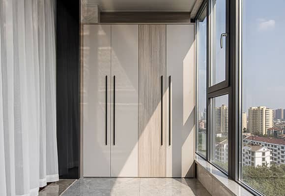 A 122 m² exquisite, practical, and well-designed three-bedroom condo with a modernized decoration genre — frame 18