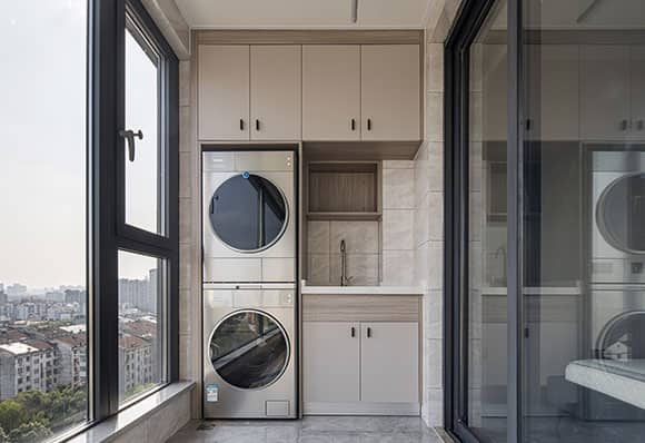 A 122 m² exquisite, practical, and well-designed three-bedroom condo with a modernized decoration genre — frame 17