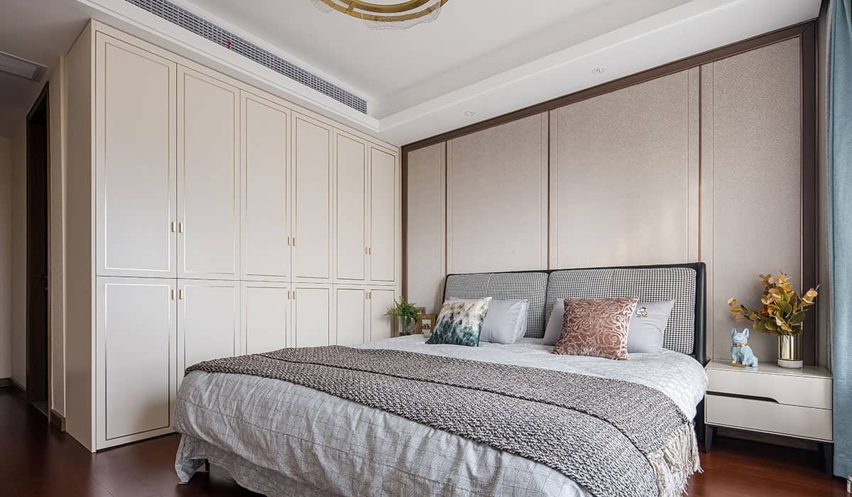 A 122 m² exquisite, practical, and well-designed three-bedroom condo with a modernized decoration genre — frame 3