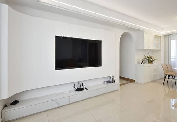 As soon as my friend walked in, she praised the 137m² light European-style house — frame 11