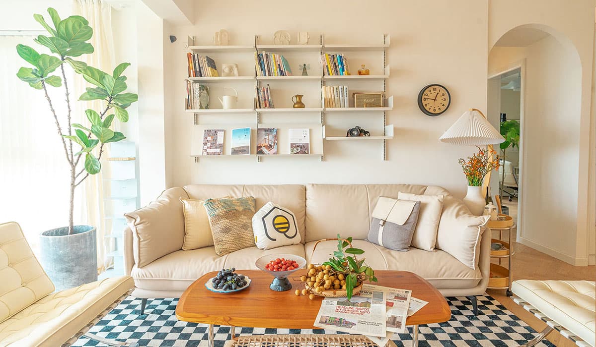 Let’s see how Suofeiya turns 1001 square feet poorly designed unit into an exciting French-style cabin!